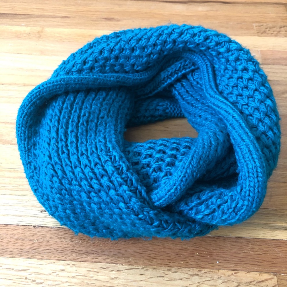 Teal Cable knit Infinity Scarf